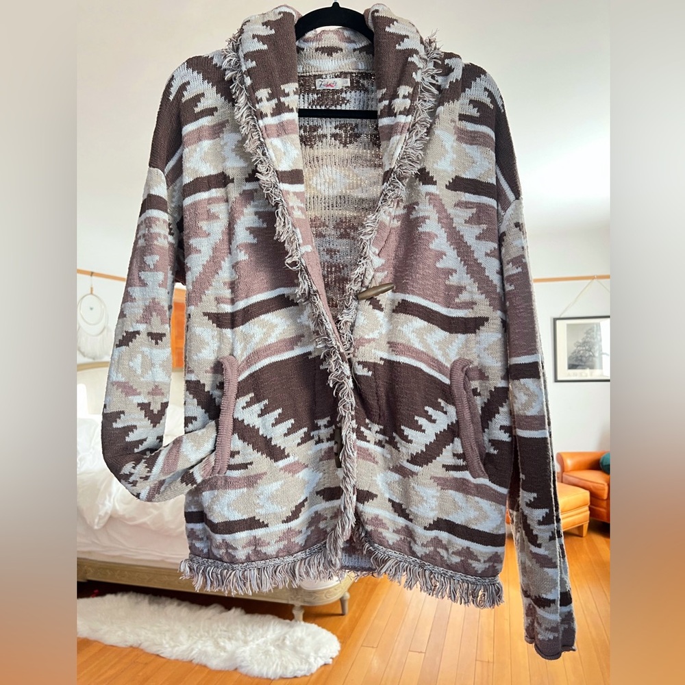 FAHERTY ozark cardigan in neutral desert ranch chic is a Size L, fits M-L